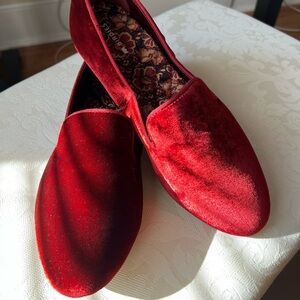 Birdies The Starling in Burgundy Velvet